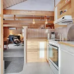 3 Bedroom Gorgeous In Semesterbostad
