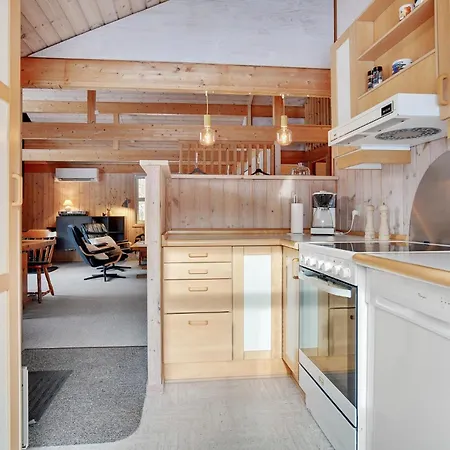 Gorgeous In With Kitchen Holiday home