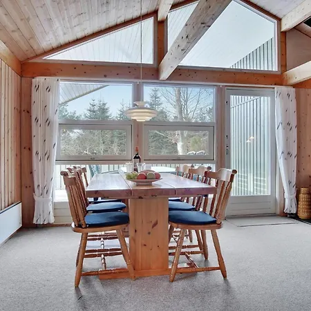 3 Bedroom Gorgeous In Semesterbostad *